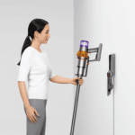 DYSON Akku-Hand-und Stielstaubsauger Dyson V15 Detect Absolute Nickel/Gelb, 660 W, 240 Airwatt Saugkraft, Stauberkennungssensor – Bild 2
